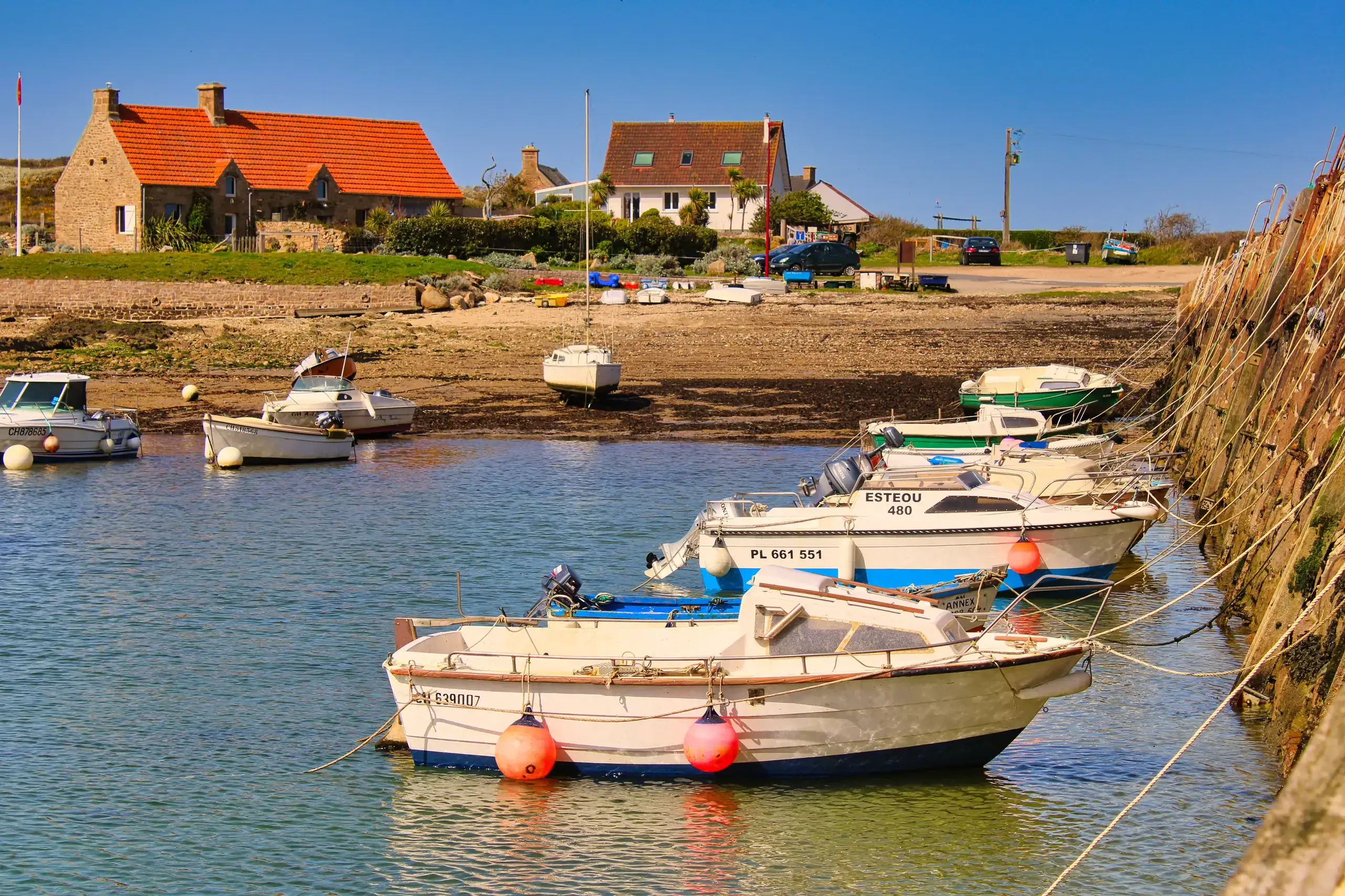 Le port du Cap Lévi : un havre discret du Val de Saire Le port du Cap Lévi : un havre discret du Val de Saire
