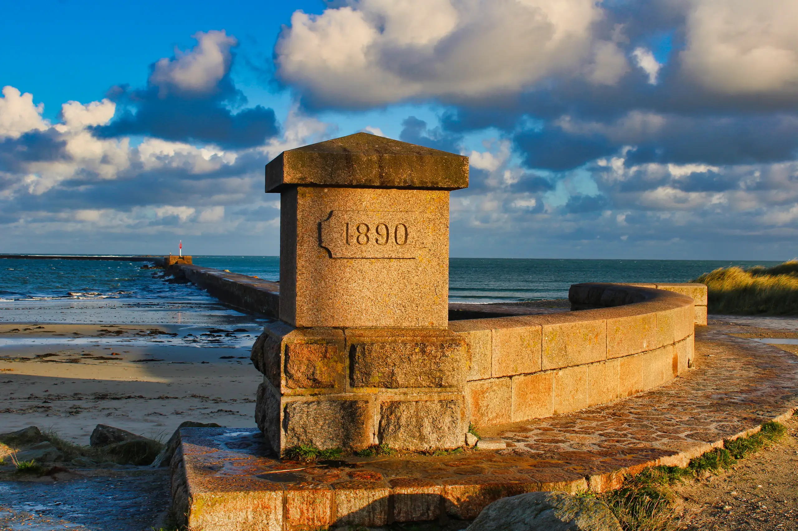 La digue de Collignon, entre lumière d’automne et lignes marines